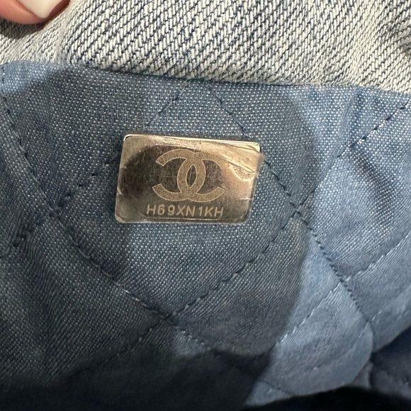 Chanel 22 Denim Hobo - NWT - Picture 6 of 9